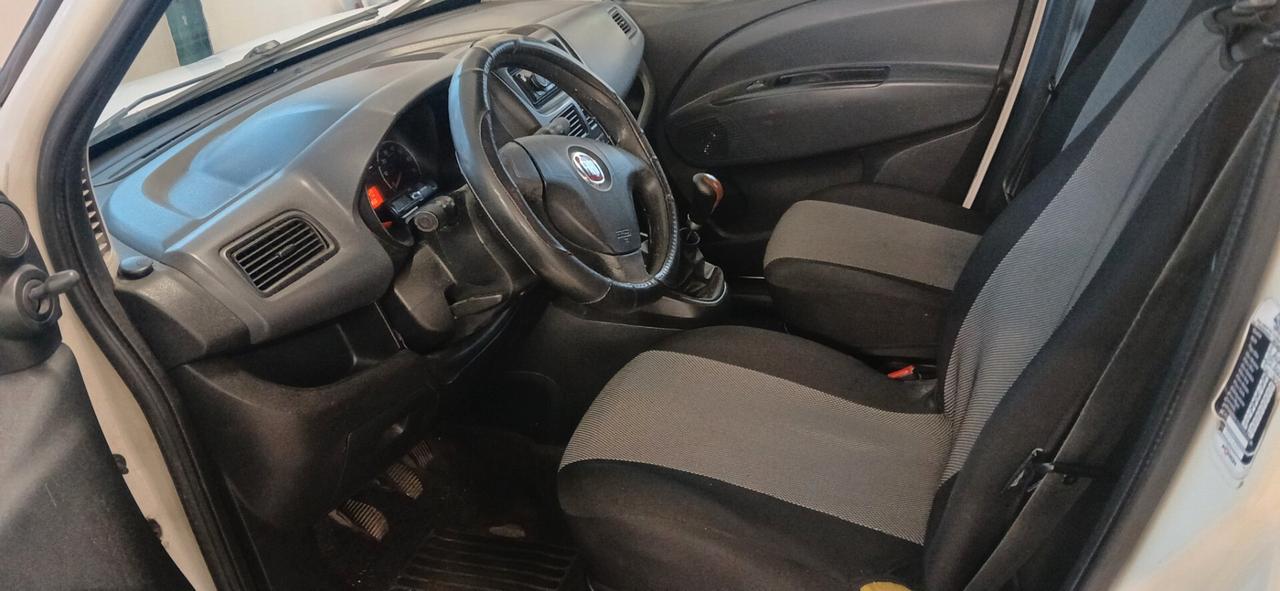 Fiat Doblo 5 posti autocarro