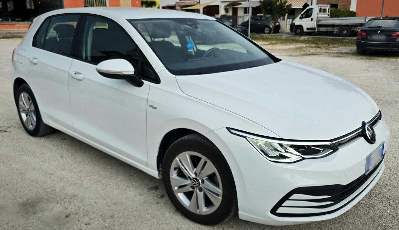 Volkswagen Golf eTSI EVO DSG - PERFETTA