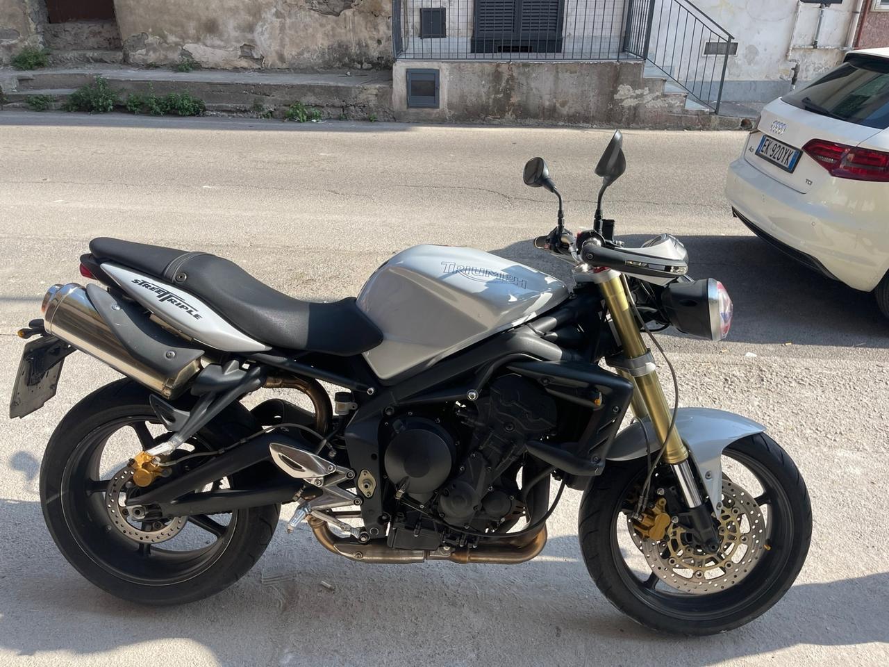 TRIUMPH SPEED TRIPLE CC675