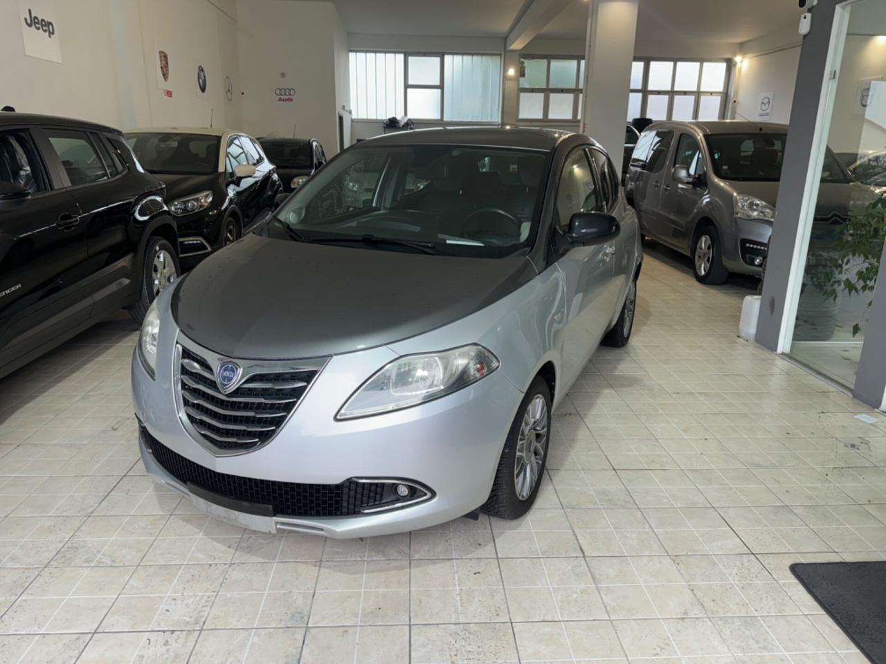 Lancia Ypsilon 0.9 TwinAir 85 CV 5 porte S&S Platinum