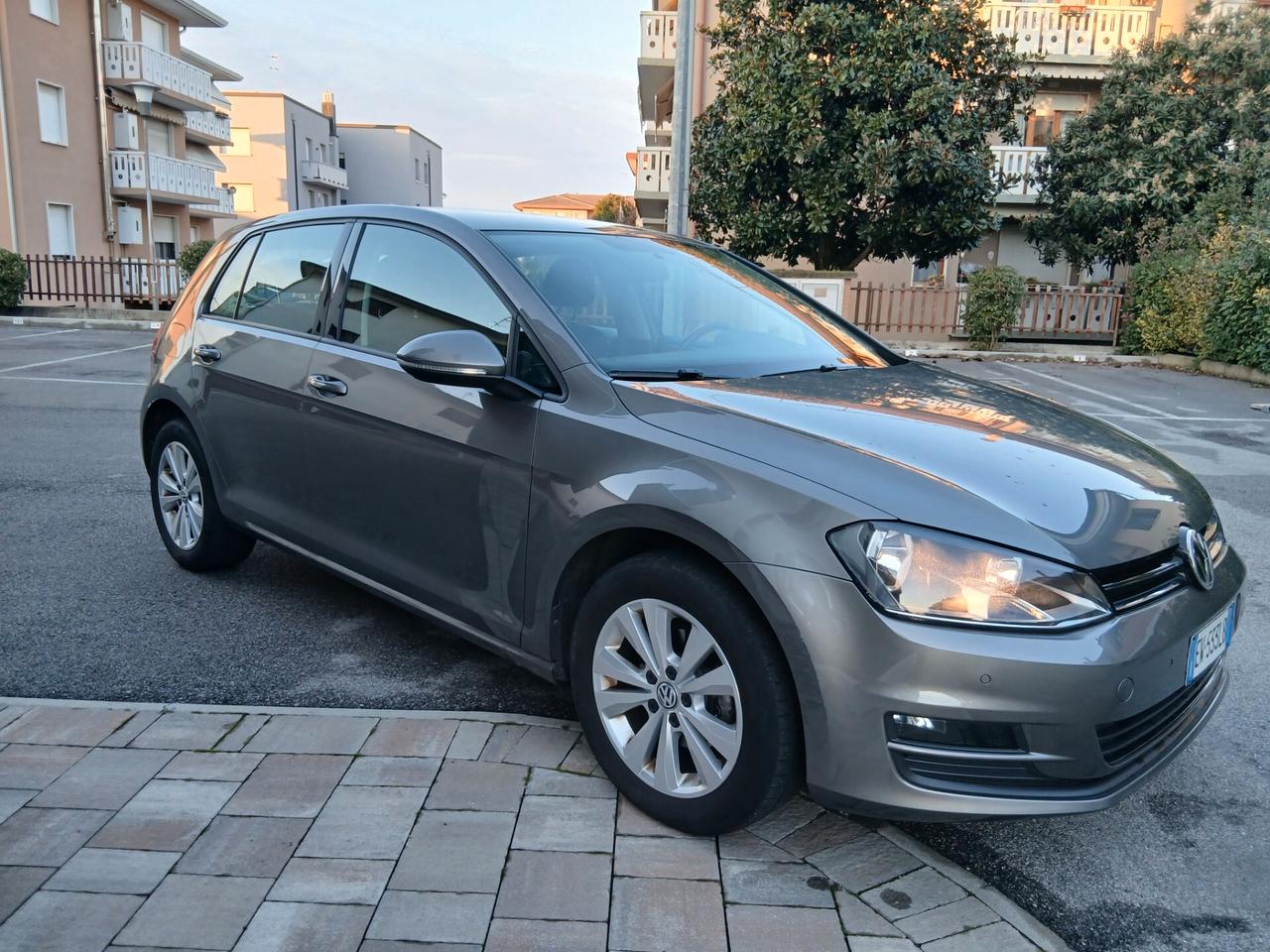 Volkswagen Golf 1.2 TSI 105 CV 5p. Comfortline BlueMotion tua a € 193 mese