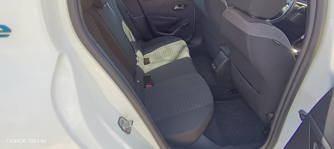 Peugeot e-208 5 Porte e-208 Active Pack 100kW