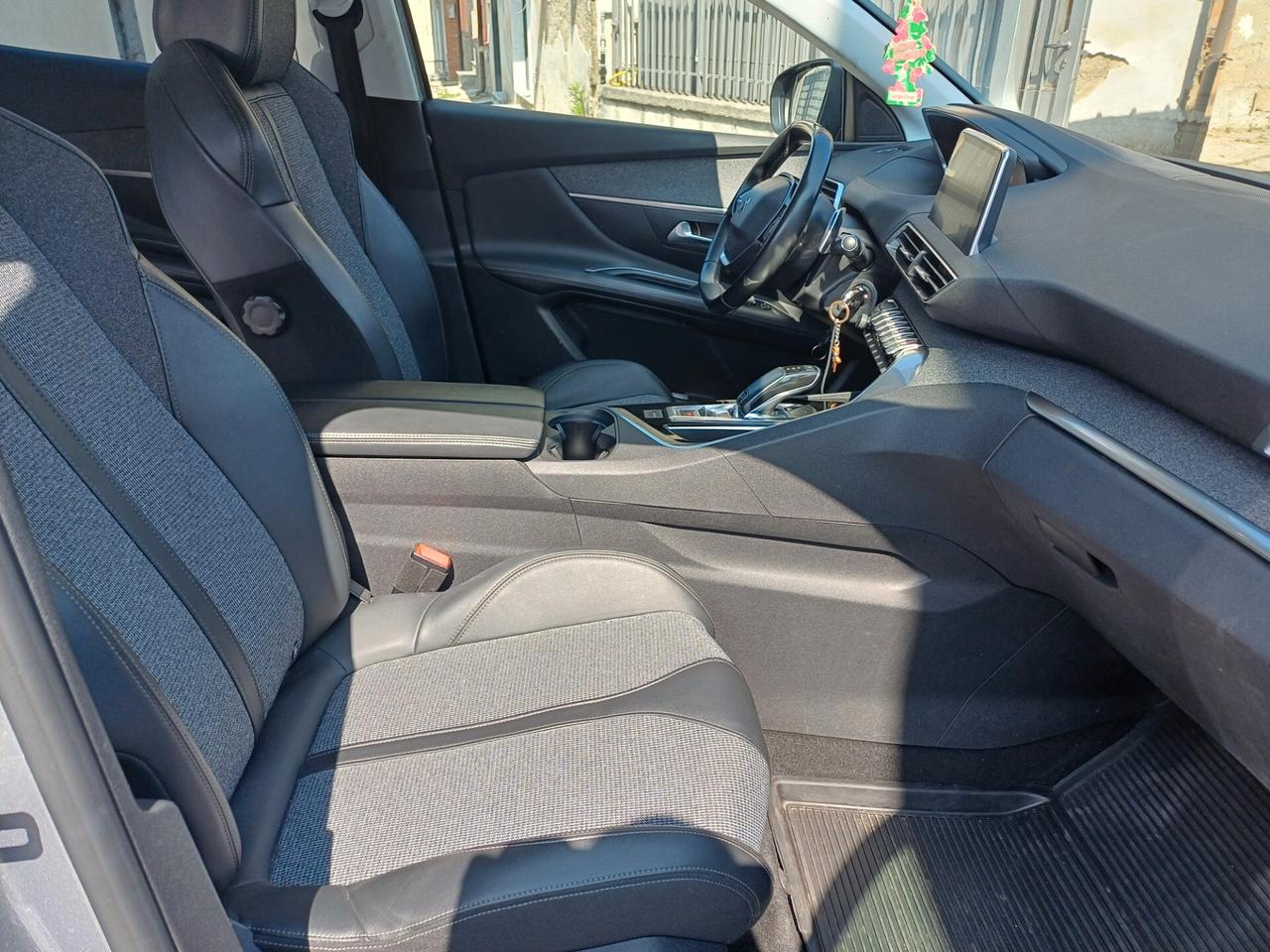 Peugeot 3008 BlueHDi 130 S&S EAT8 Allure