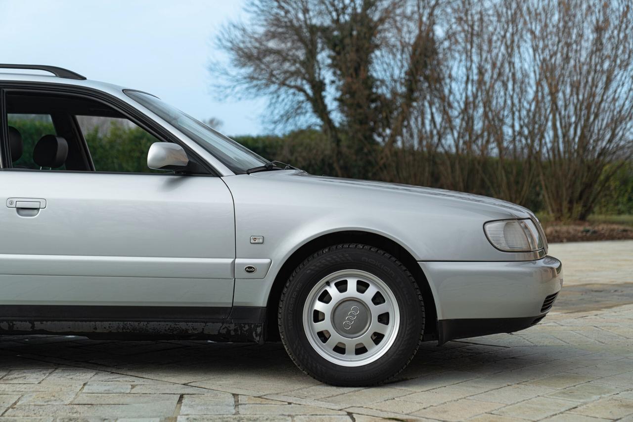 Audi A6 AVANT QUATTRO - RDS01731