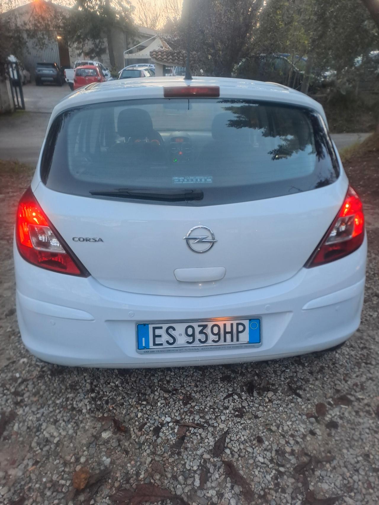 Opel Corsa 1.2 5 porte Sport km 114mila