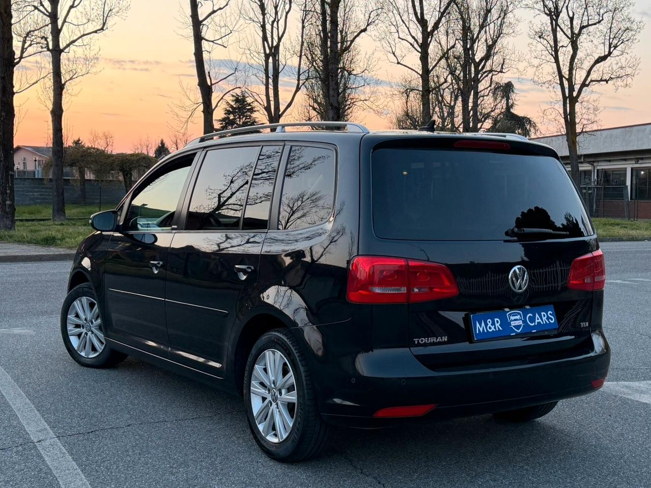 Volkswagen Touran 1.6 TDI DPF HIGHLINE