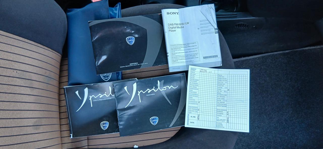 LANCIA YPSILON 1.2 PARI AL NUOVO