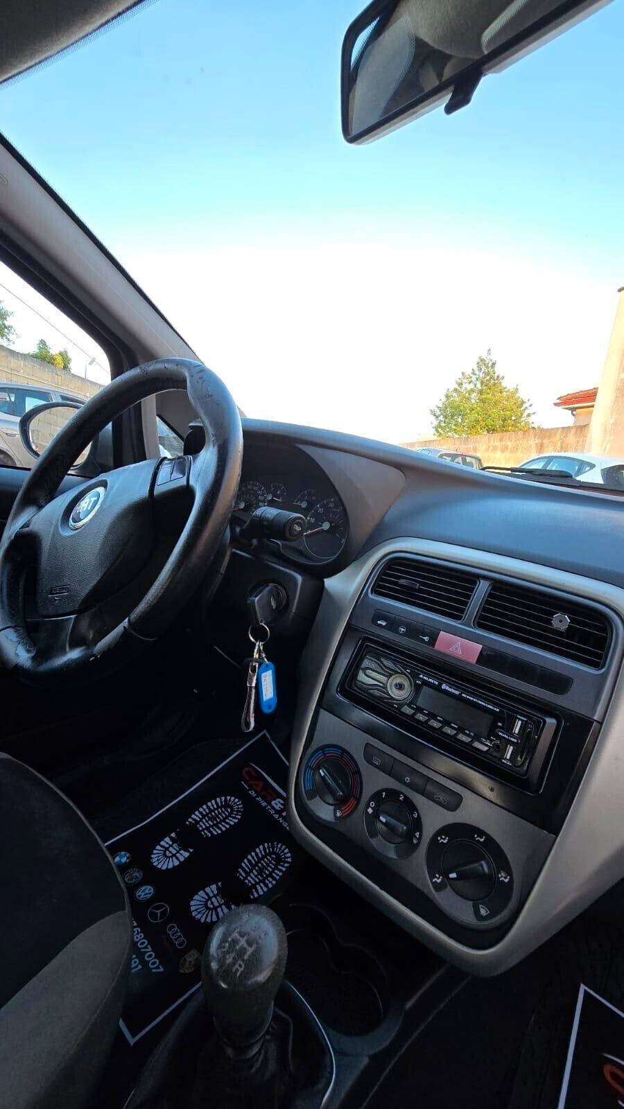 Fiat Grande Punto 1.2 5 porte desing Giugiaro