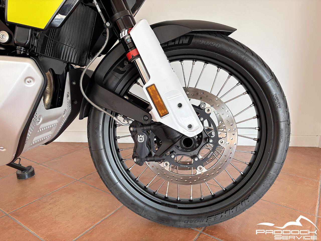 Husqvarna Norden 901 2023 17.013 km*********