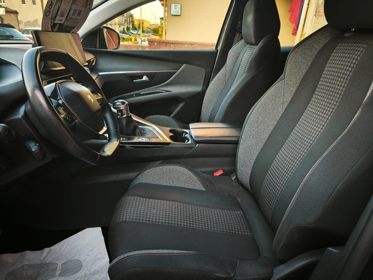 Peugeot 3008 HDi 130 CV Allure Navi Virtual Camera