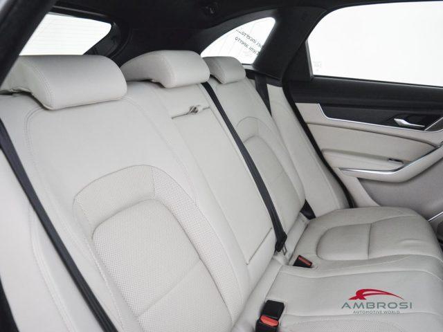 JAGUAR Other F PACE 2.0 D 204 CV AWD aut. R-Dynamic HSE