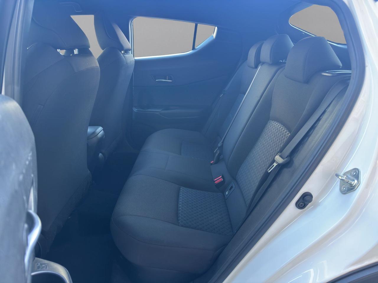 Toyota C-HR 1.8h Active e-cvt