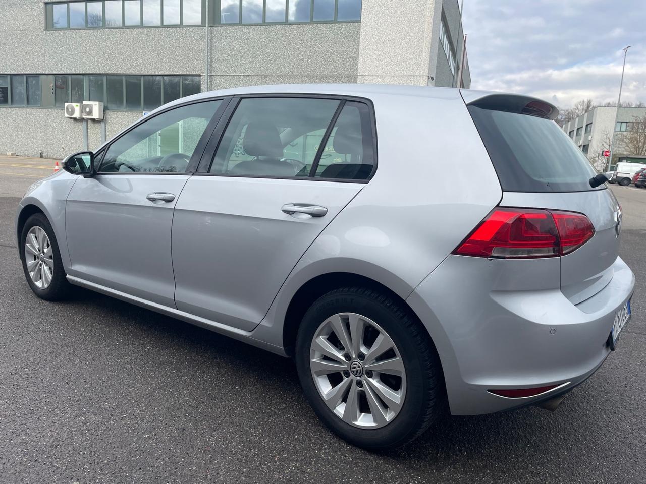 Volkswagen Golf 1.6 TDI 110 CV*Automatik*Neopatentati*