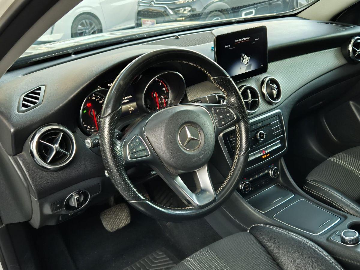 MERCEDES - Classe GLA - GLA 200 d Automatic 4Matic Sport-Tetto Apribile