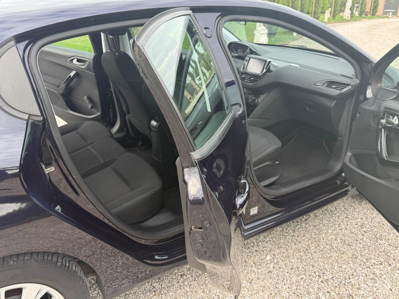 Peugeot 208 PureTech 82 5 porte Active PASSAGGIO INCLUSO