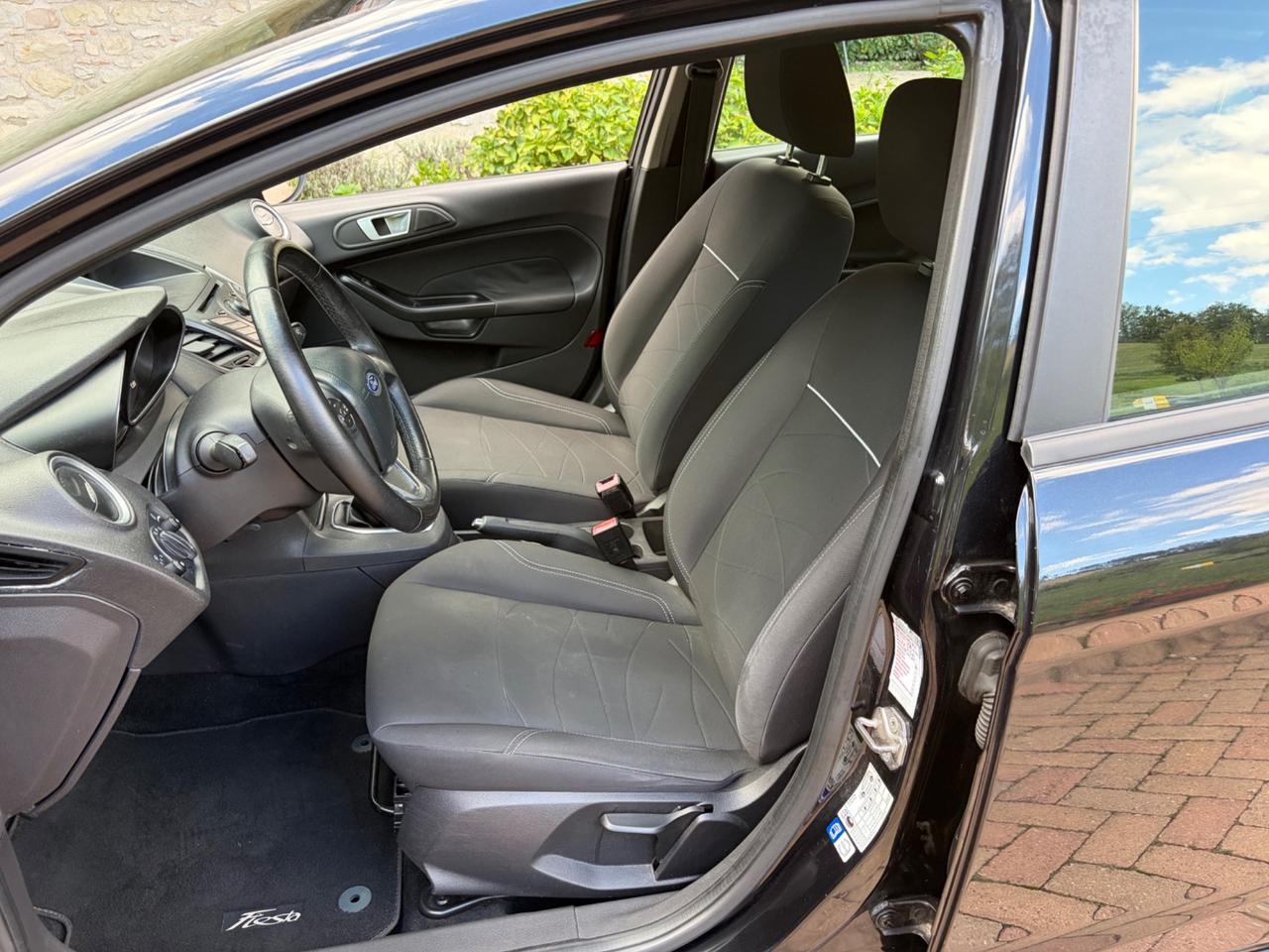 Ford Fiesta 1.5 TDCi 75CV 5 porte Titanium OK NEOPATENTATI