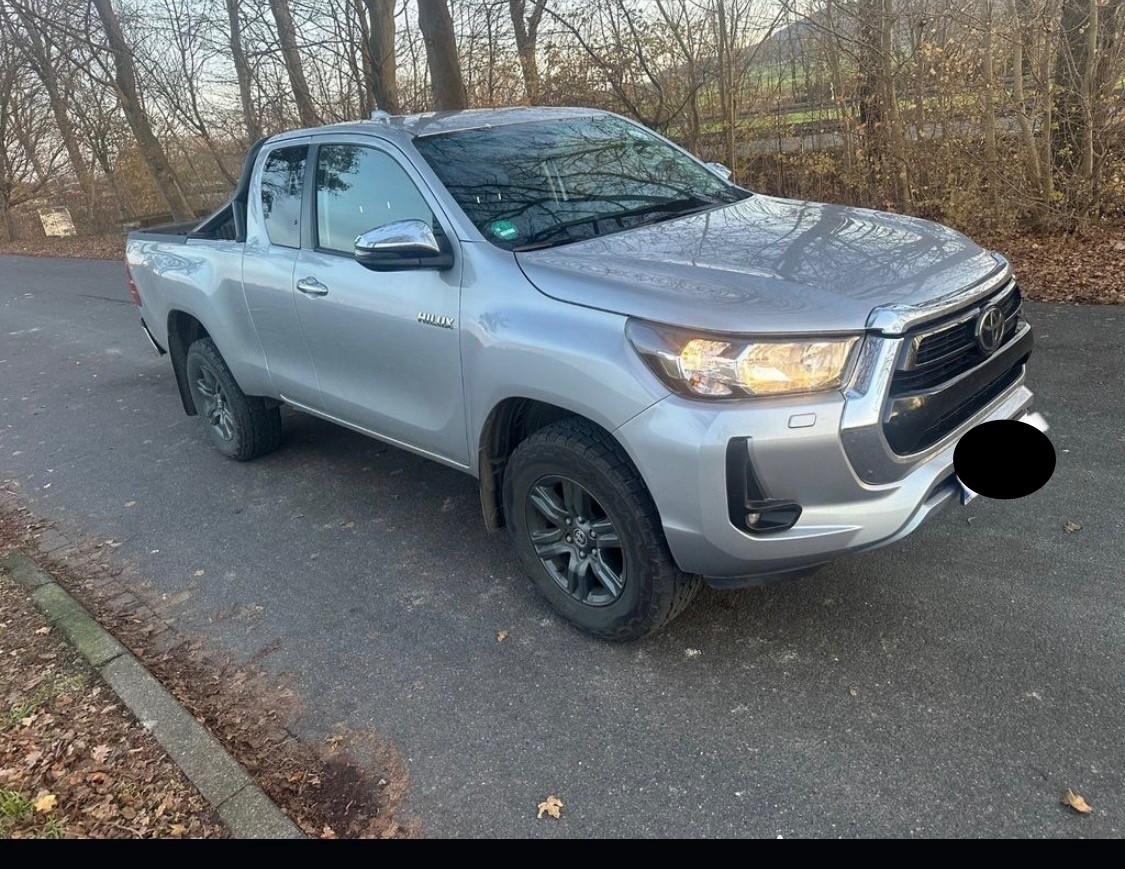 Toyota Hilux 2.4 D-4D 4WD 2 porte Extra Cab Lounge * Cambio 6M