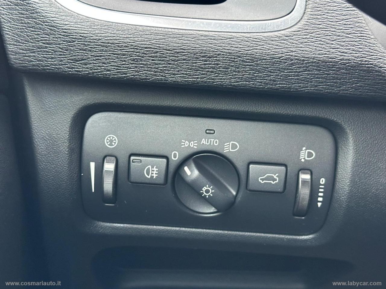 VOLVO V40 Cross Country D2 1.6 P.sh. Momentum