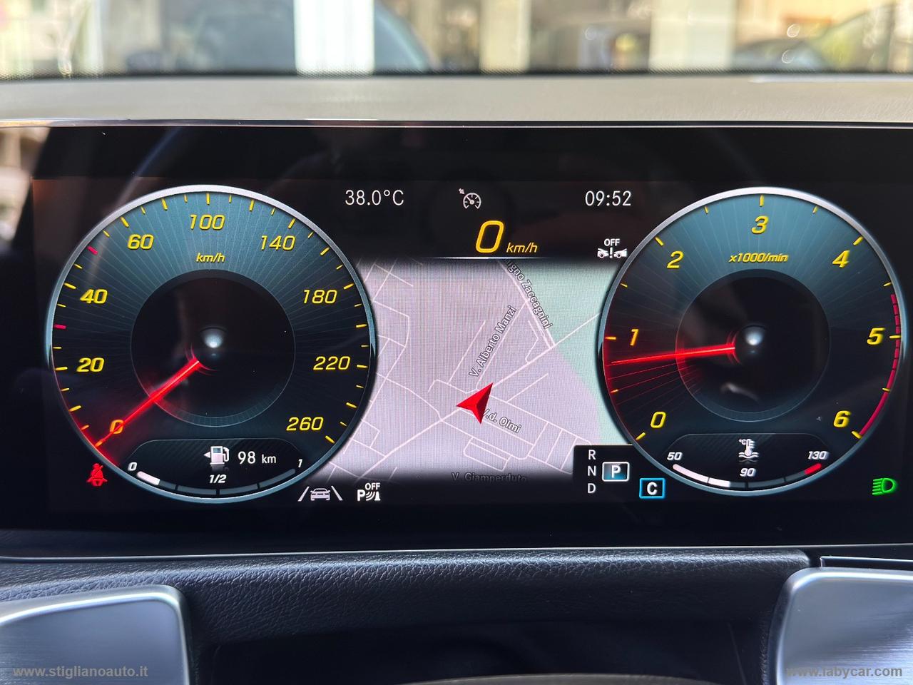 MERCEDES-BENZ GLB 180 d Automatic Premium