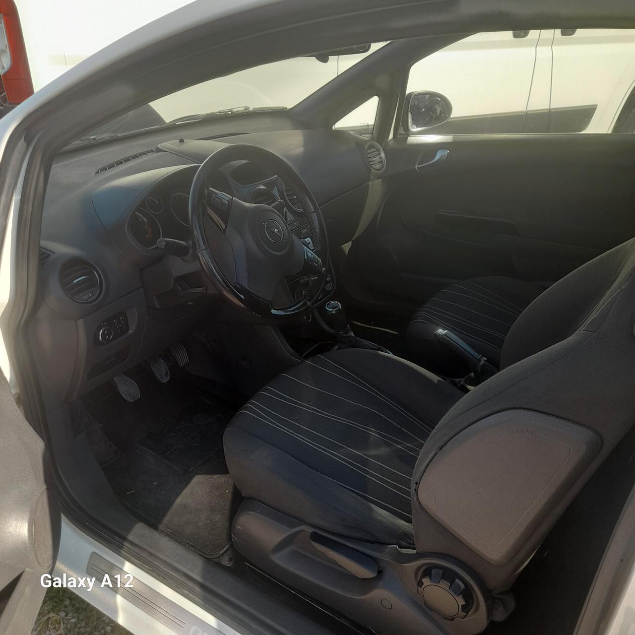 Opel Corsa 1.2 3 porte vendita o noleggio!