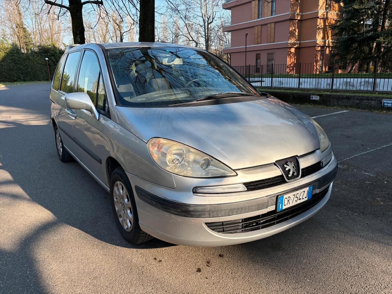 Peugeot 807 2.0 16V SR