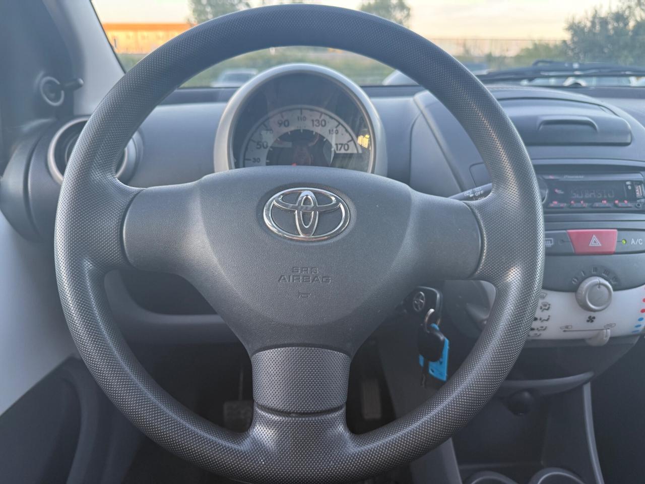 Toyota Aygo 1.0 12V VVT-i 5 porte Deep Ocean Connect