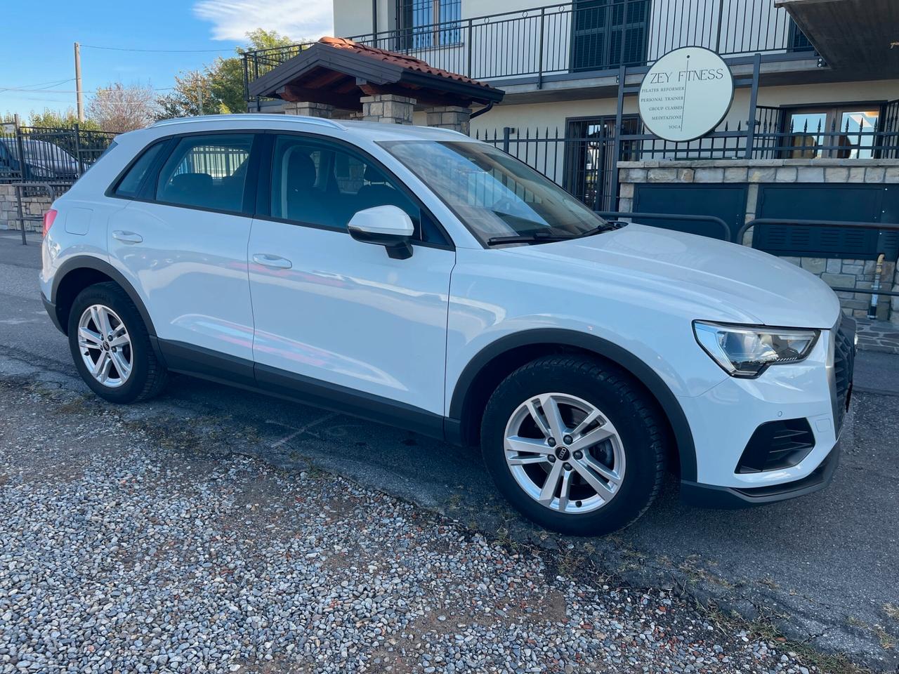 Audi Q3 35 TDI S tronic Business Advanced