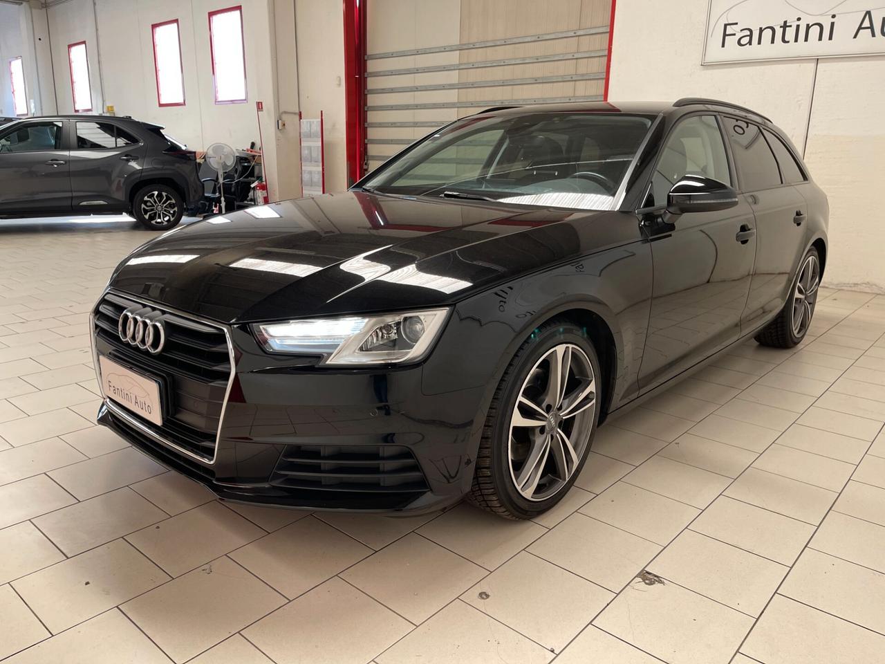 Audi A4 Avant Sport 35 2.0 TDI 150cv s-tronic-LEGGI SOTTO