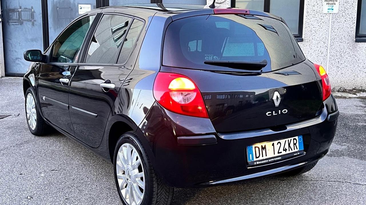 Renault Clio 1.2 16V 5 porte Le Iene Unico proprietario ok neo patentati