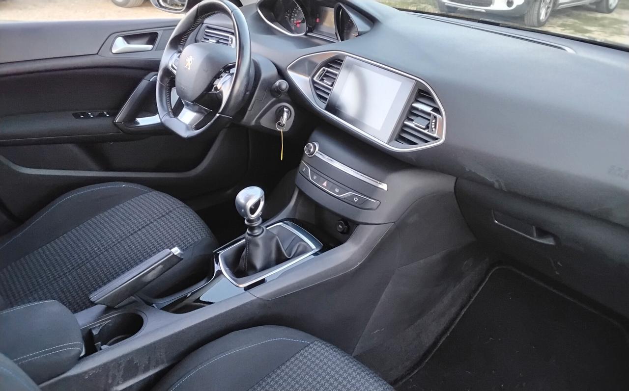 Peugeot 308 BlueHDi 130 S&S Allure