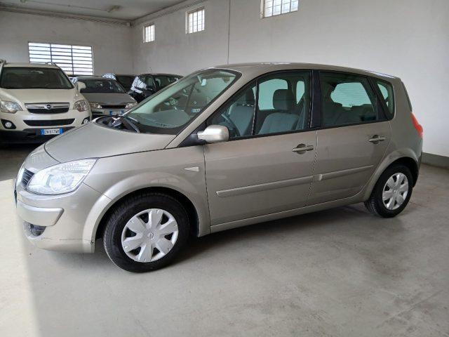 RENAULT Scenic 1.6 16V Dynamique
