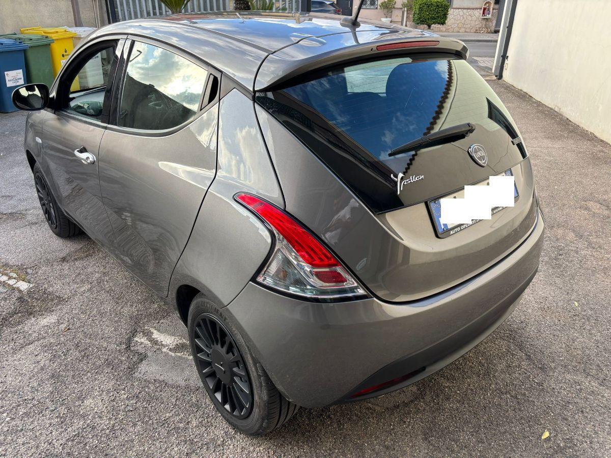 LANCIA Ypsilon 1.0 FireFly 5p S&S Hybrid Silver