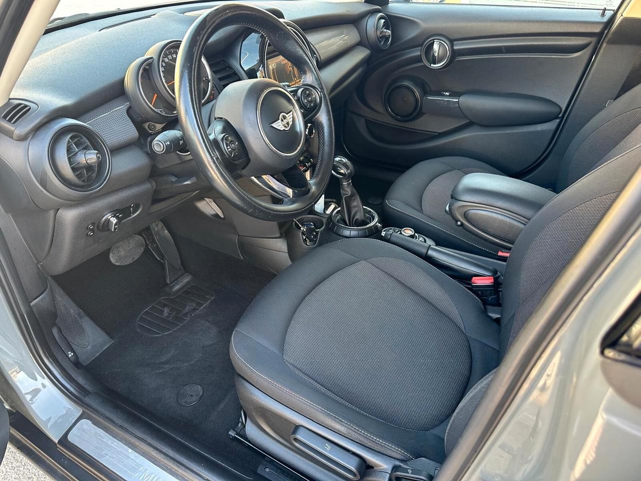 Mini Mini 1.5 Cooper D Automatica Neopatenati Business XL 5 porte