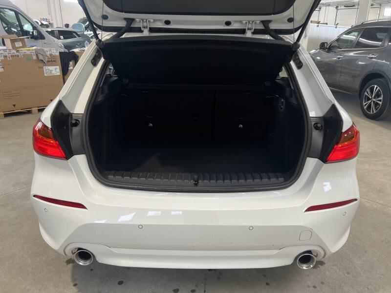 Bmw 118 118d 5p. Business Advantage