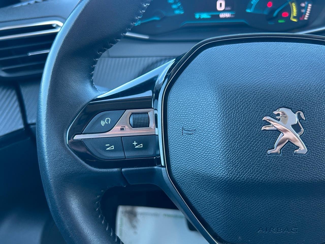 Peugeot e-2008 Allure 100kW
