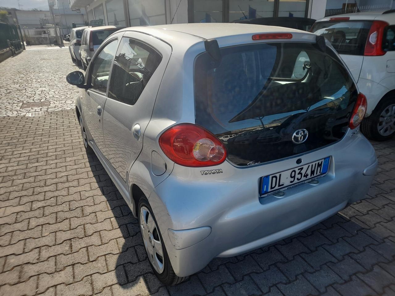 Toyota Aygo 1.0 12V VVT-i 5 porte Sol