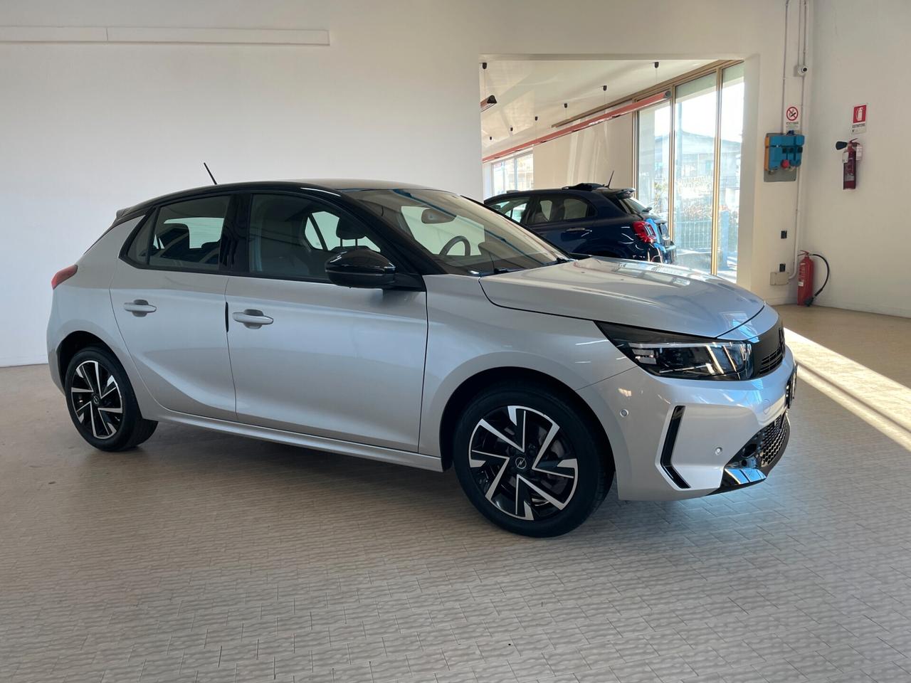 Opel Corsa 1.2 100 CV GS 2025 Bicolor Neopatentati