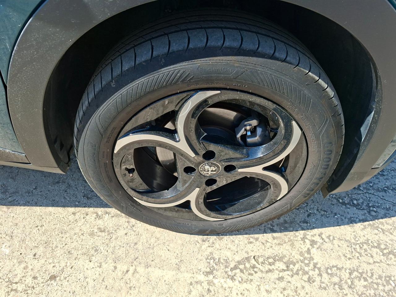 Alfa Romeo Junior 1.2 136 CV Hybrid eDCT6 Speciale