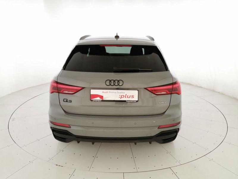 Audi Q3 40 2.0 tfsi Identity Black quattro s-tronic