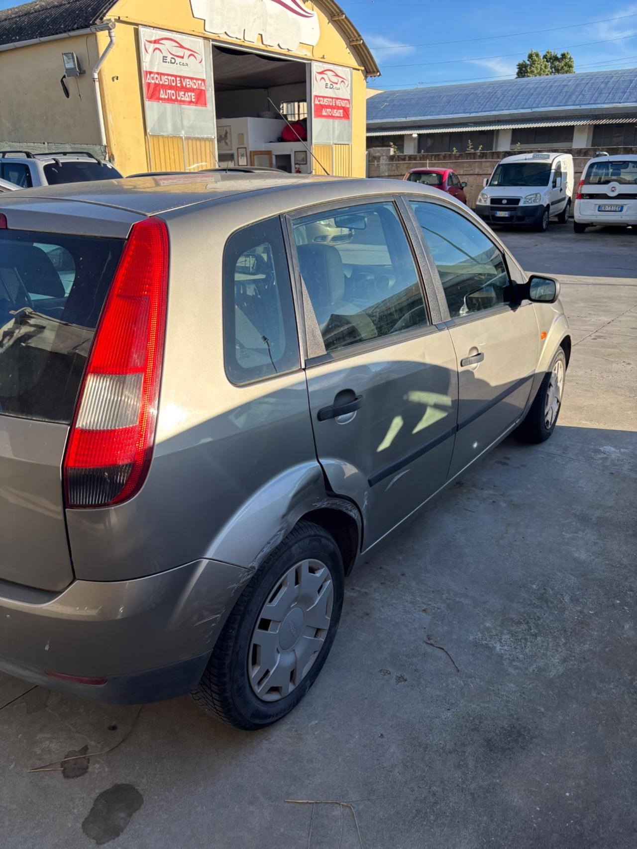 Ford Fiesta 1.2 16V 5p. Ambiente