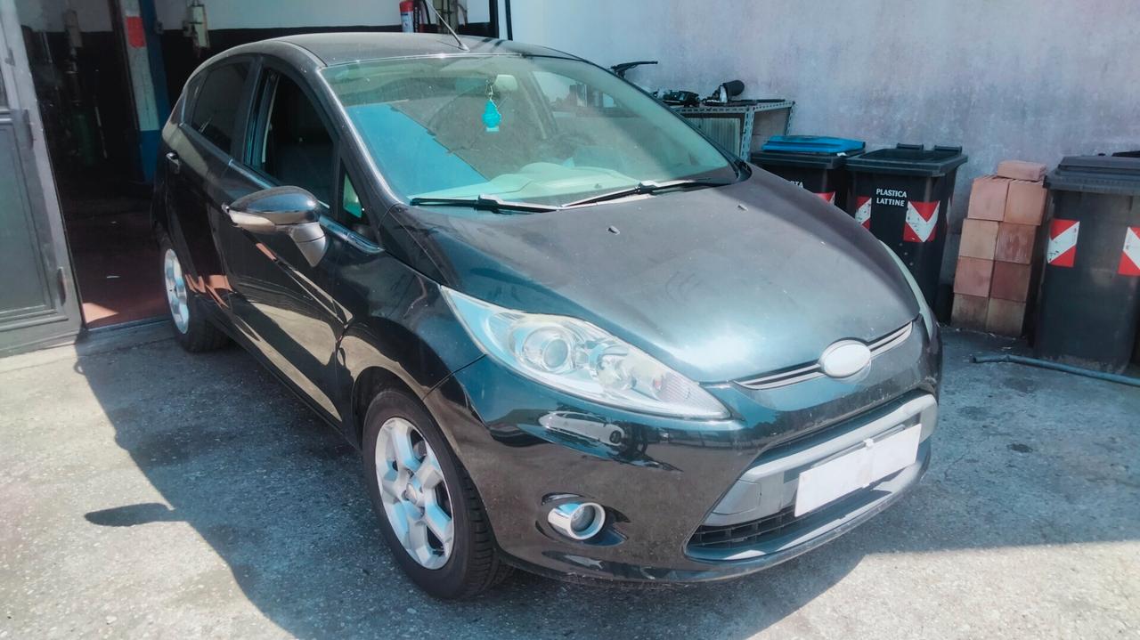 Ford Fiesta 1.4 5 porte Bz.- GPL Titanium