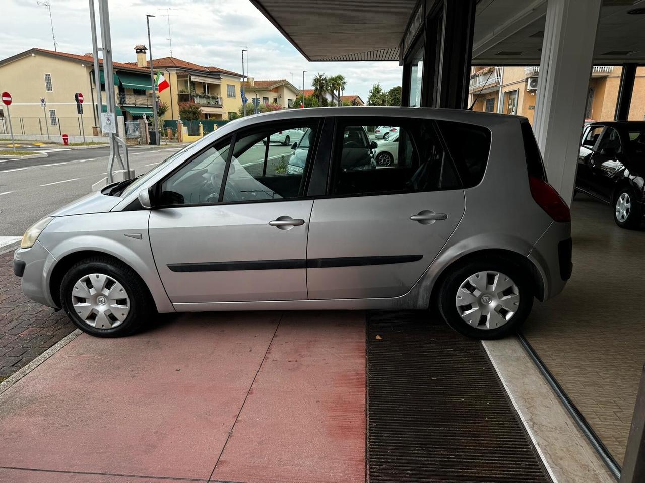 Renault Scenic Scénic 1.5 dCi/105CV Dynamique