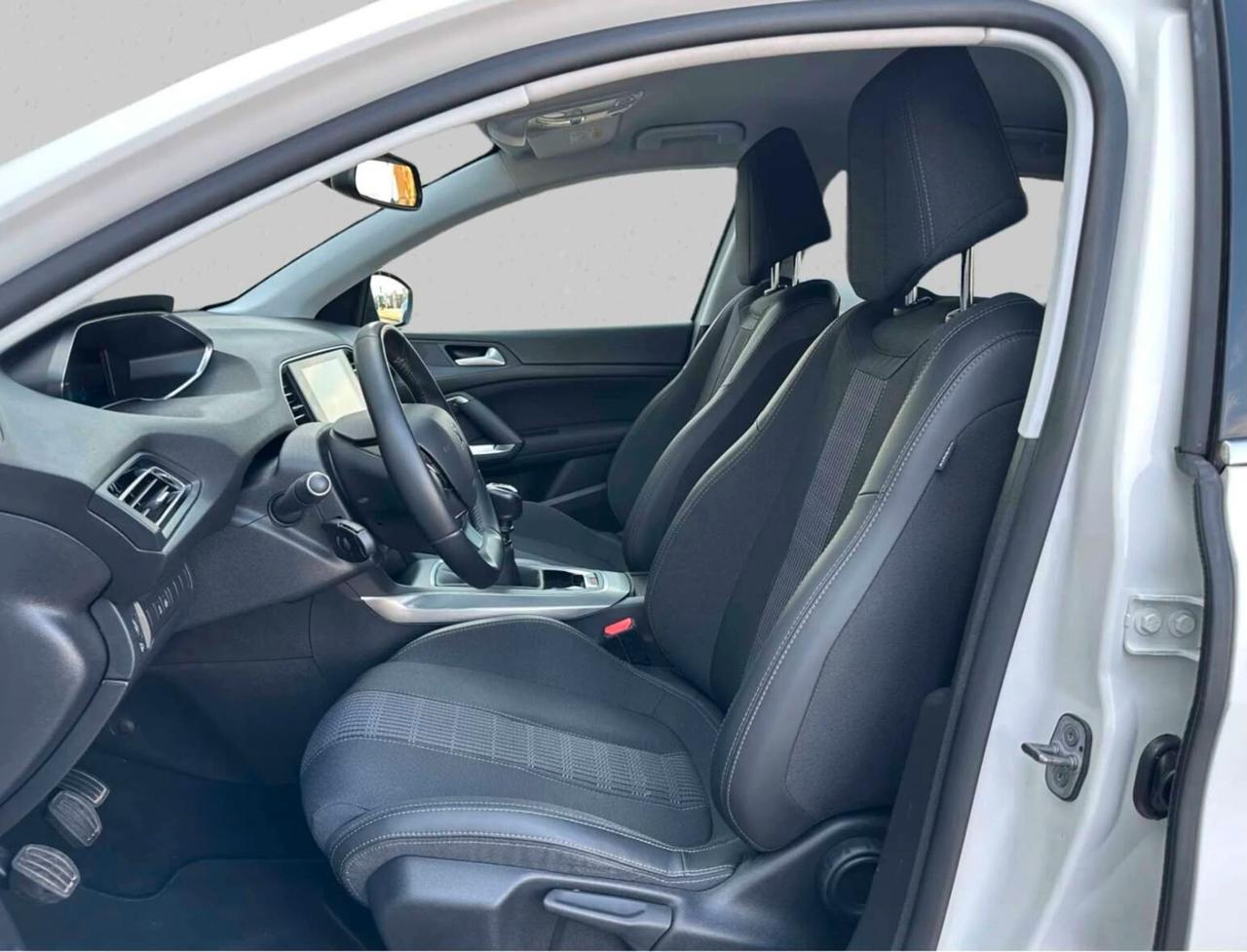 Peugeot 308 Berlina 5p. 1.5 bluehdi 131CV Allure