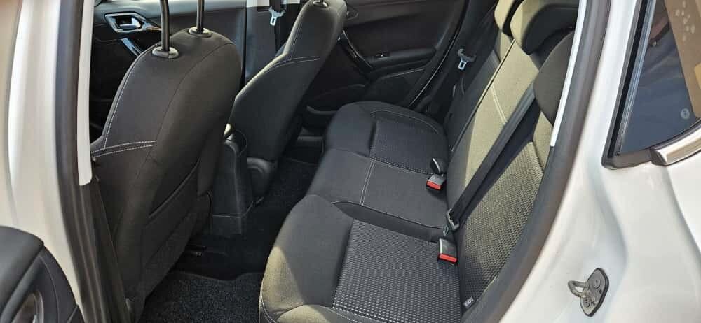 Peugeot 208 BlueHDi 75cv Allure