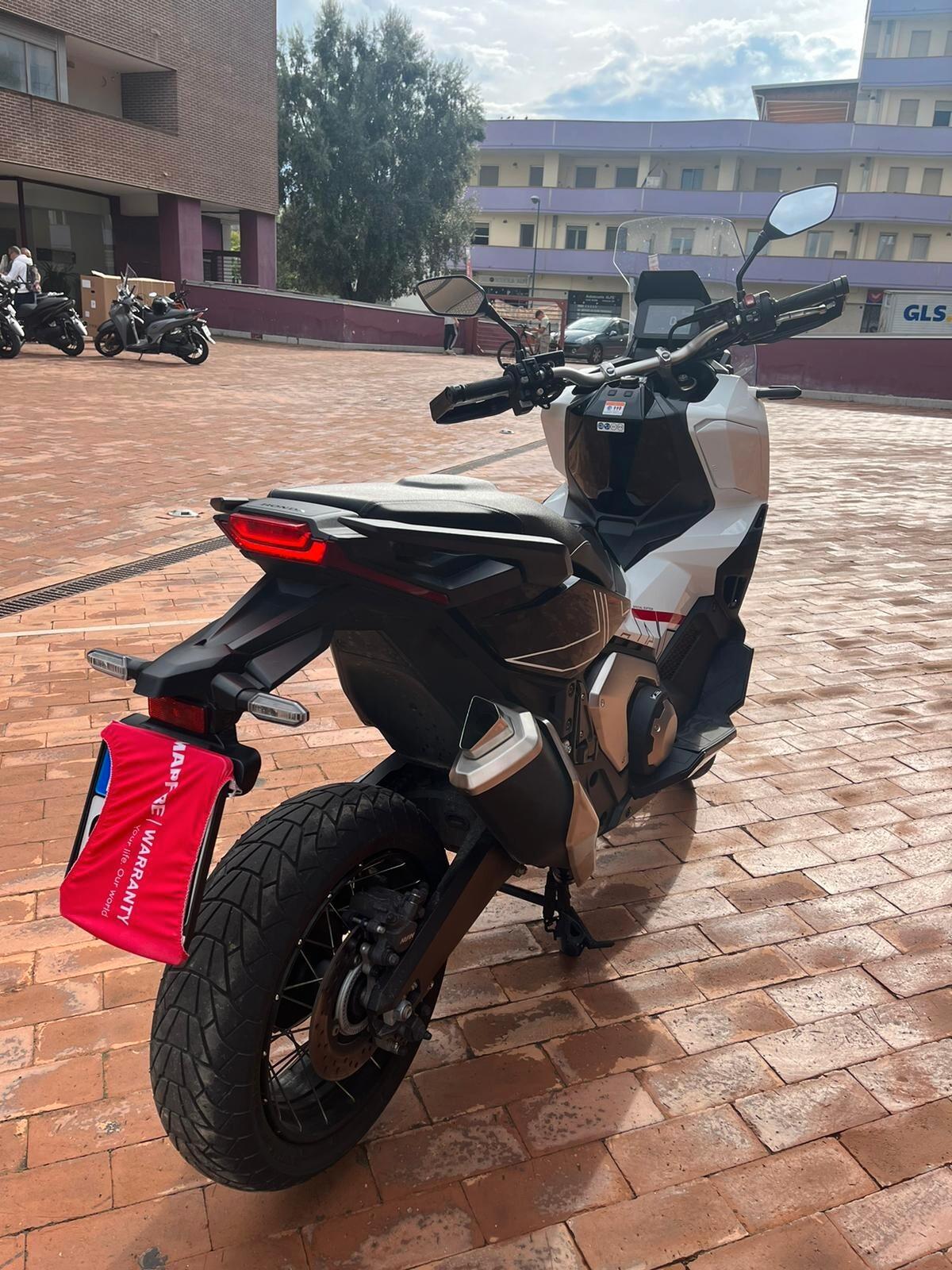 HONDA X-ADV 750 TOURING Tasto G AUTOMATIC