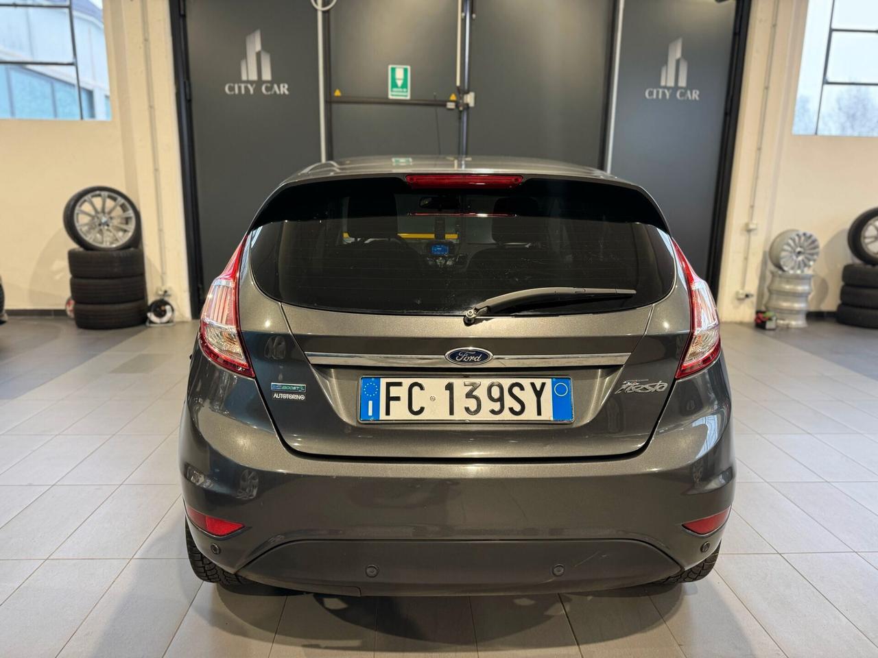 Ford Fiesta 1.0 EcoBoost 100CV 5 porte Black & White Edition ADATTA PER NEOPATENTATI