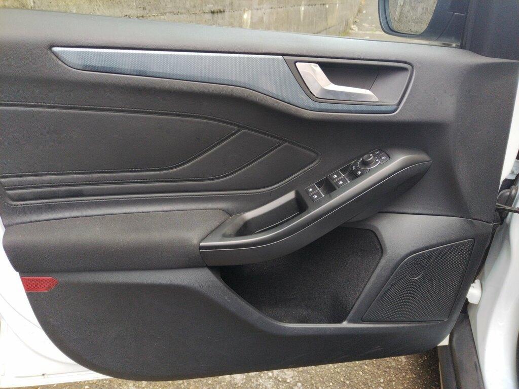 Ford Focus Active 5 porte 1.0 EcoBoost Hybrid