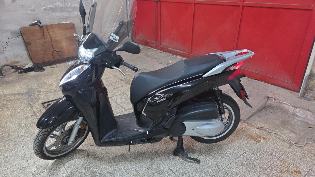 Honda SH 300 i Air force abs