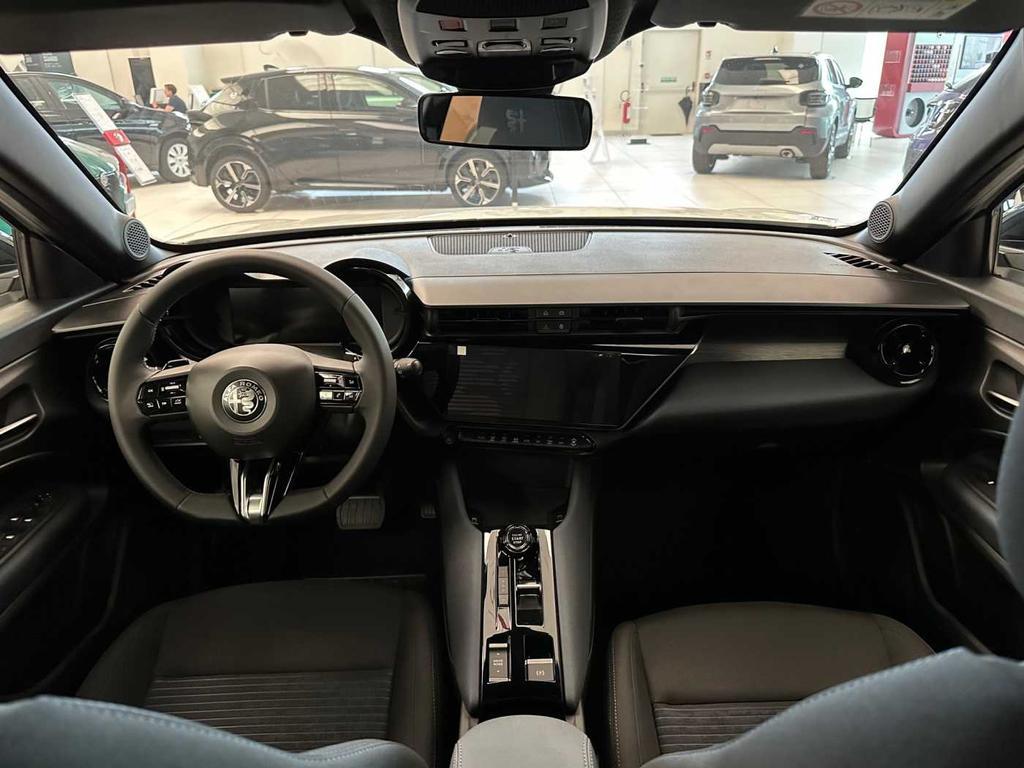 Alfa Romeo Junior 1.2 ibrida 136cv edct6