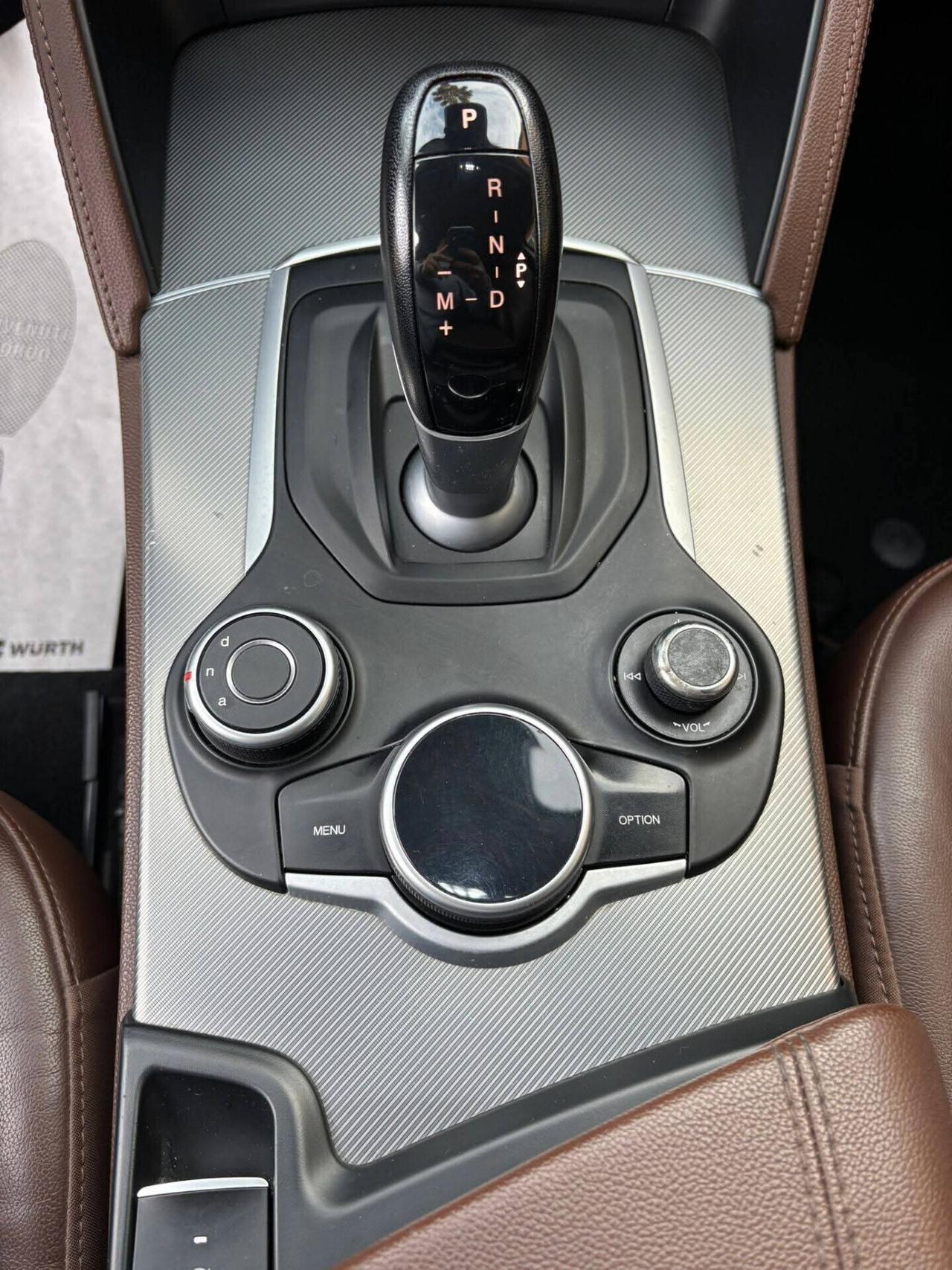 Alfa Romeo Stelvio 2.2 Turbodiesel 210 CV AT8 Q4 Executive/*